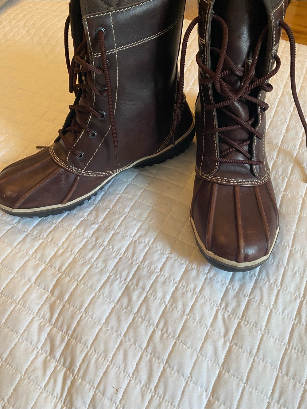 L.L. Bean Women's Brown Lace-Up Winter Duck Boots